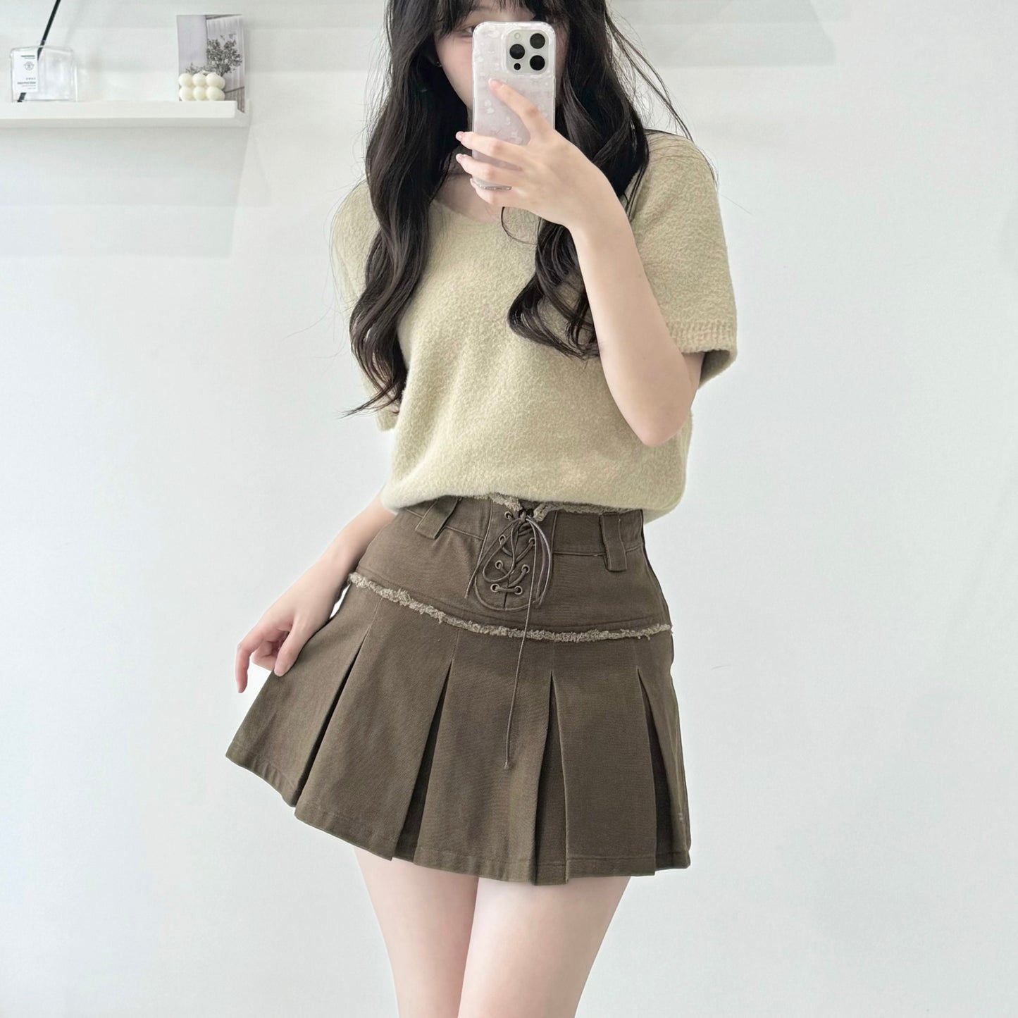 Lace-up pleated skirt
