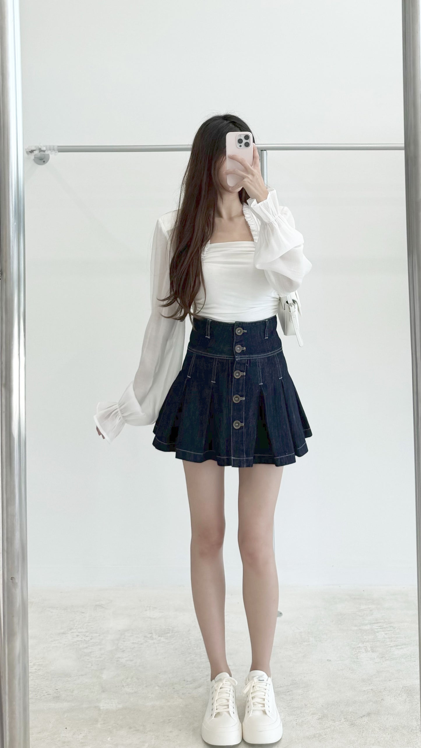 Breasted pleated skirt