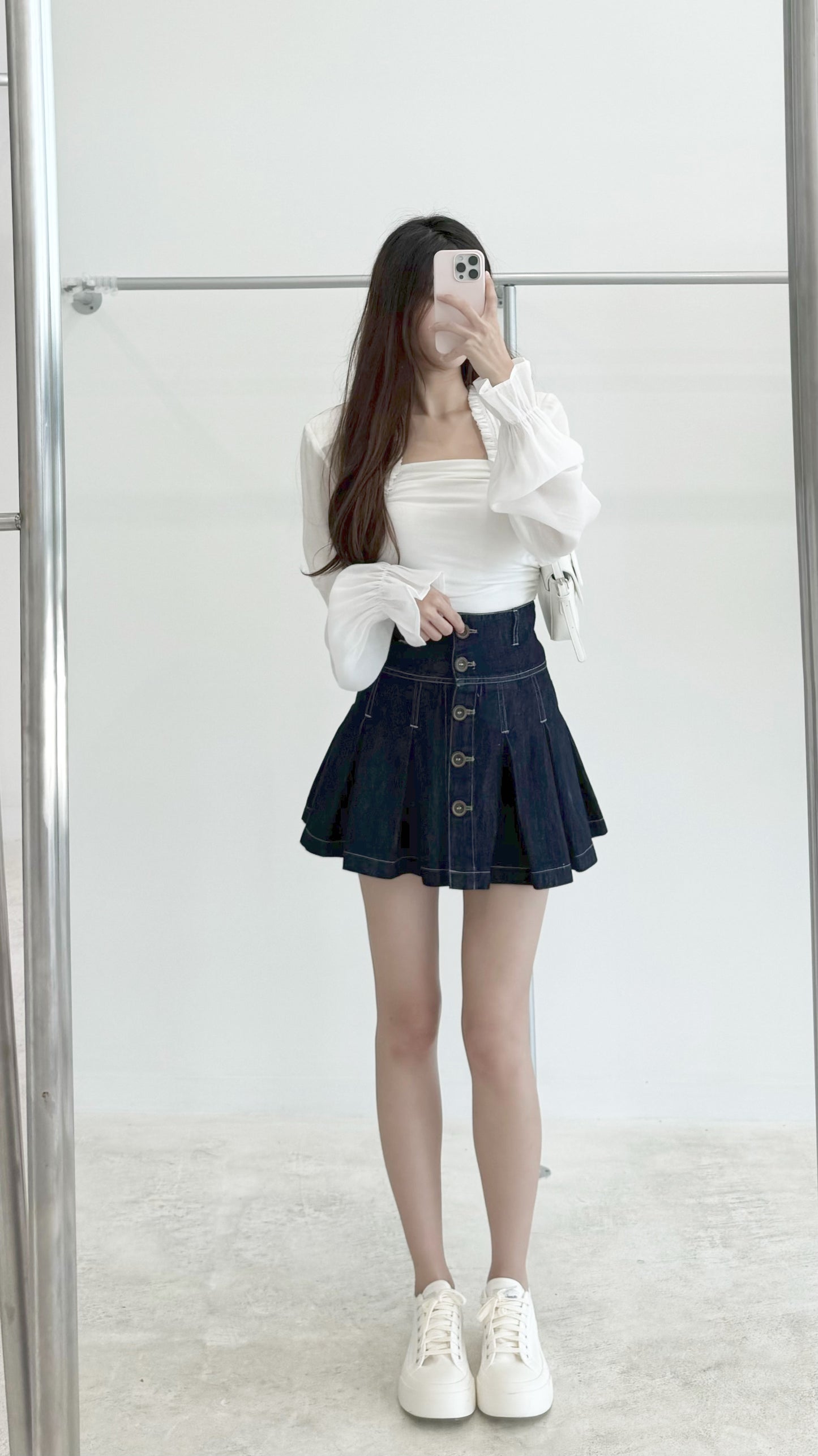 Breasted pleated skirt