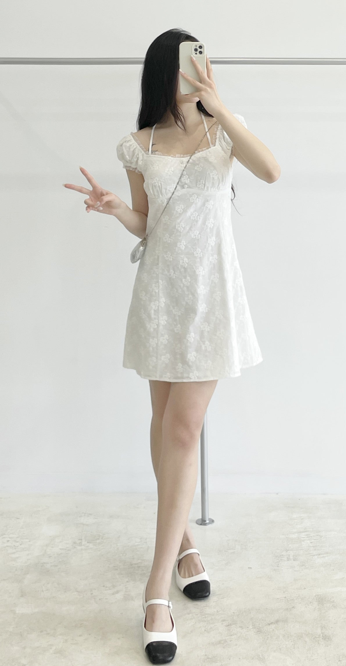 Halter-neck short dress