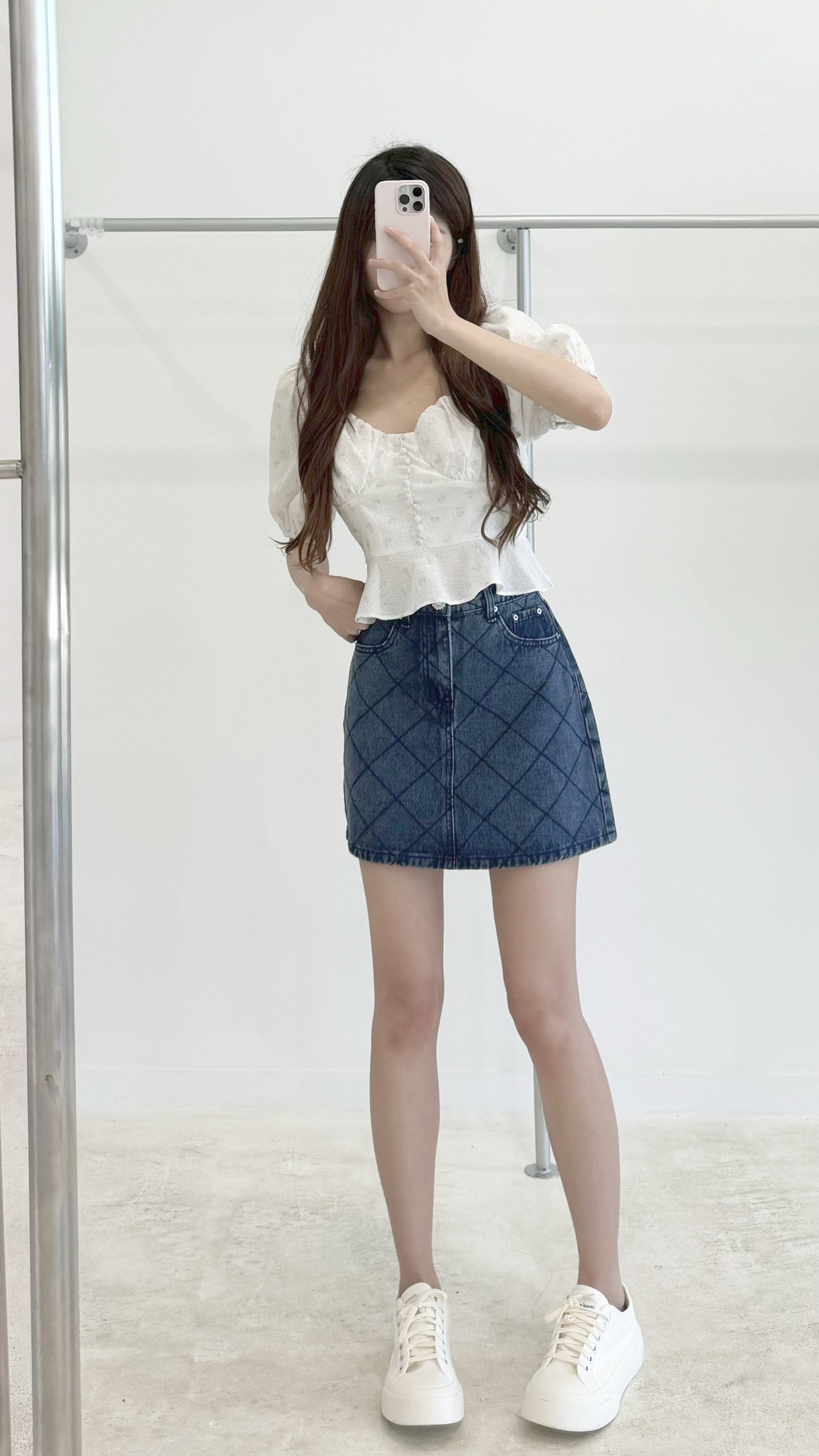 Diamond-button plaid skirt