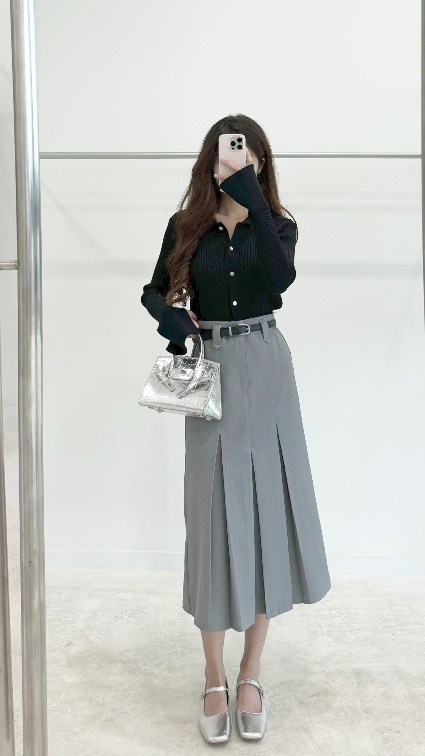 Gray belt skirt