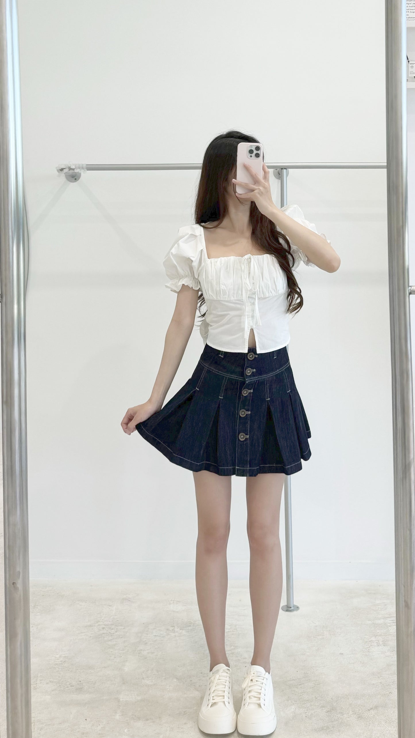 Breasted pleated skirt