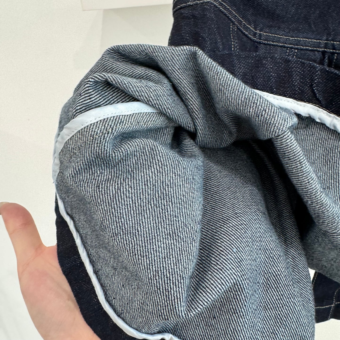 Breasted pleated skirt