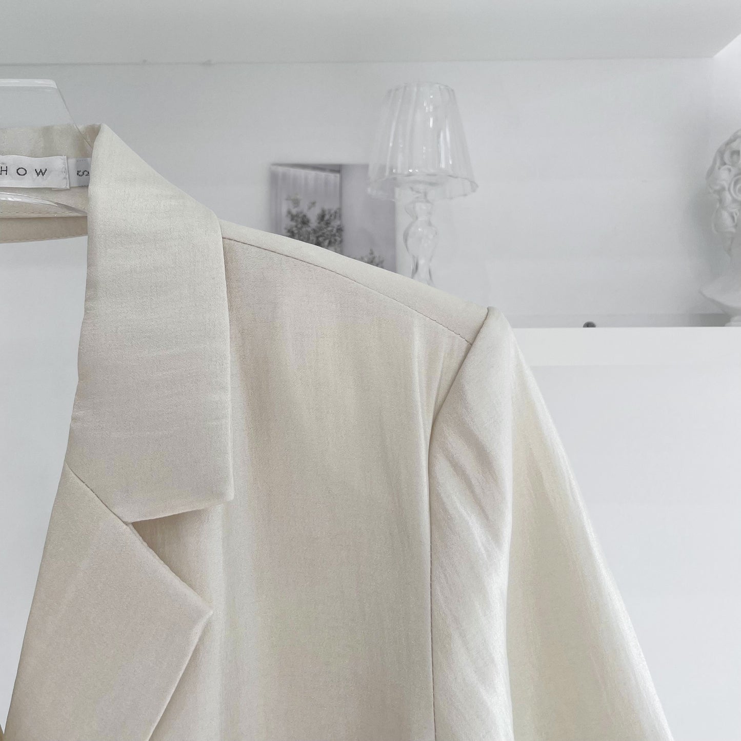 Backless short-sleeve blazer top