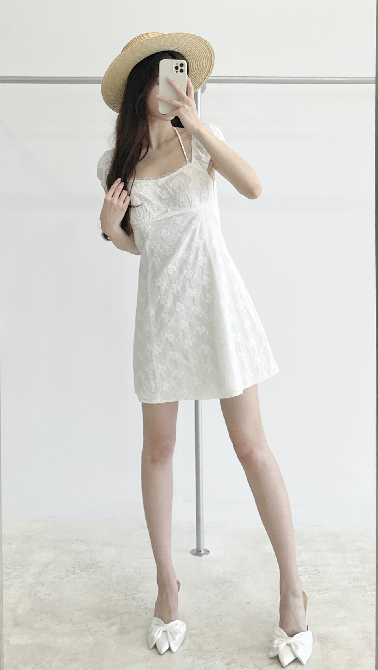 Halter-neck short dress