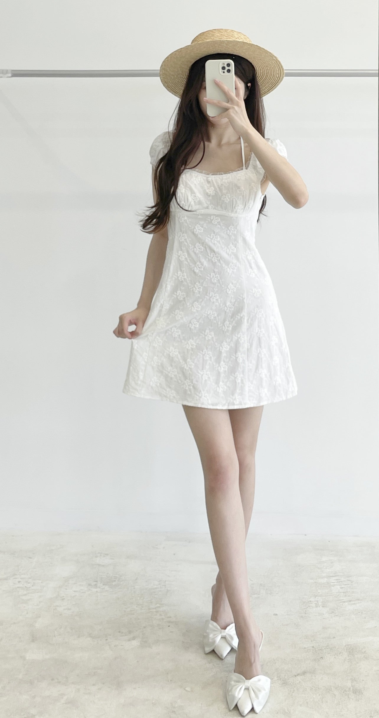 Halter-neck short dress