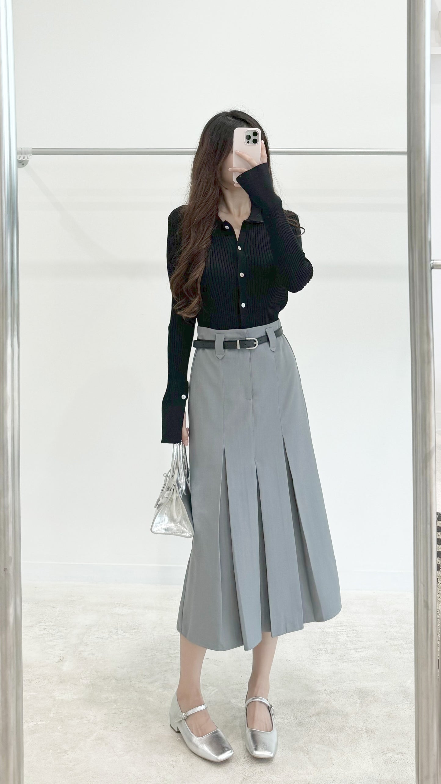 Gray belt skirt