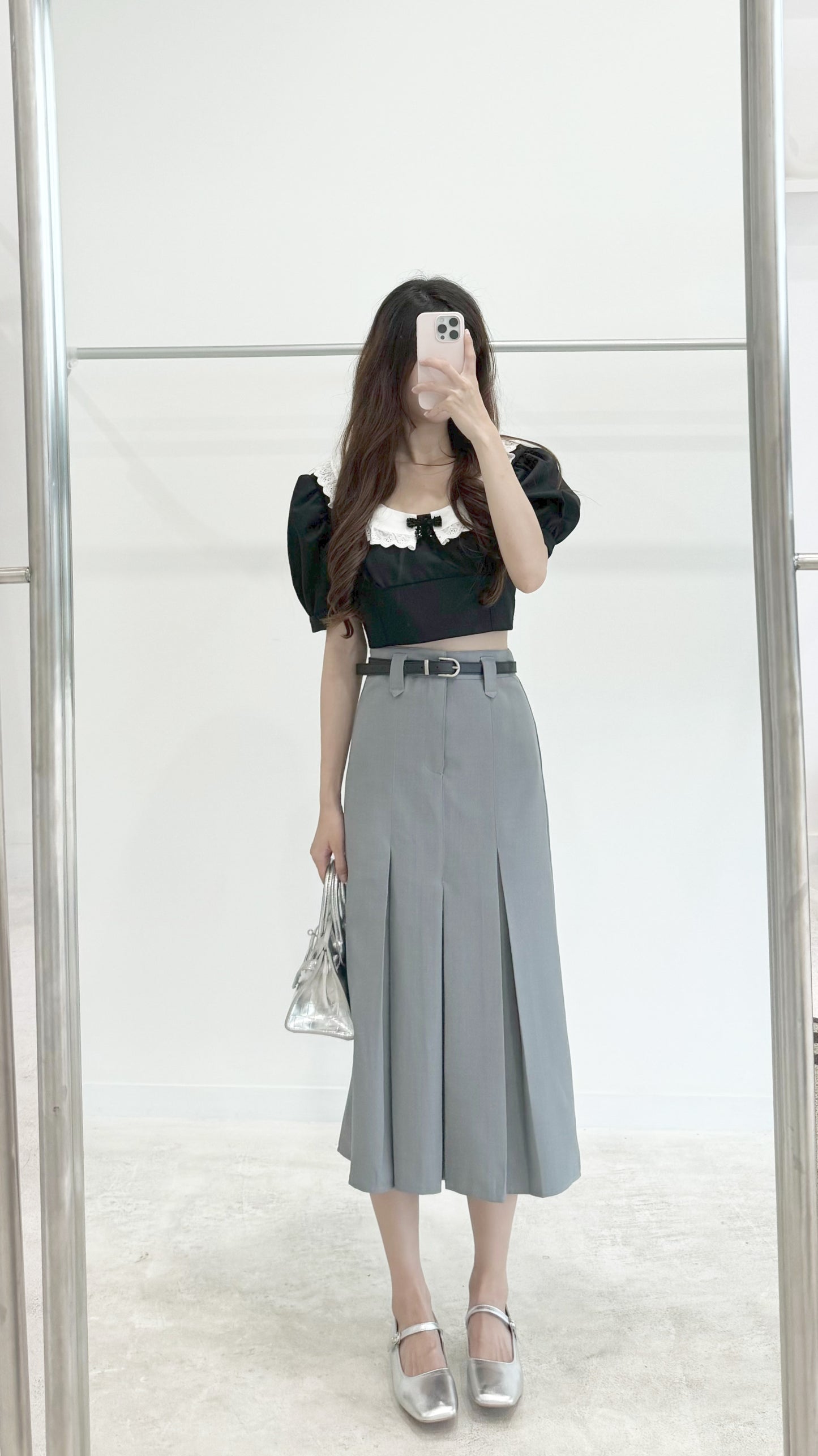 Gray belt skirt