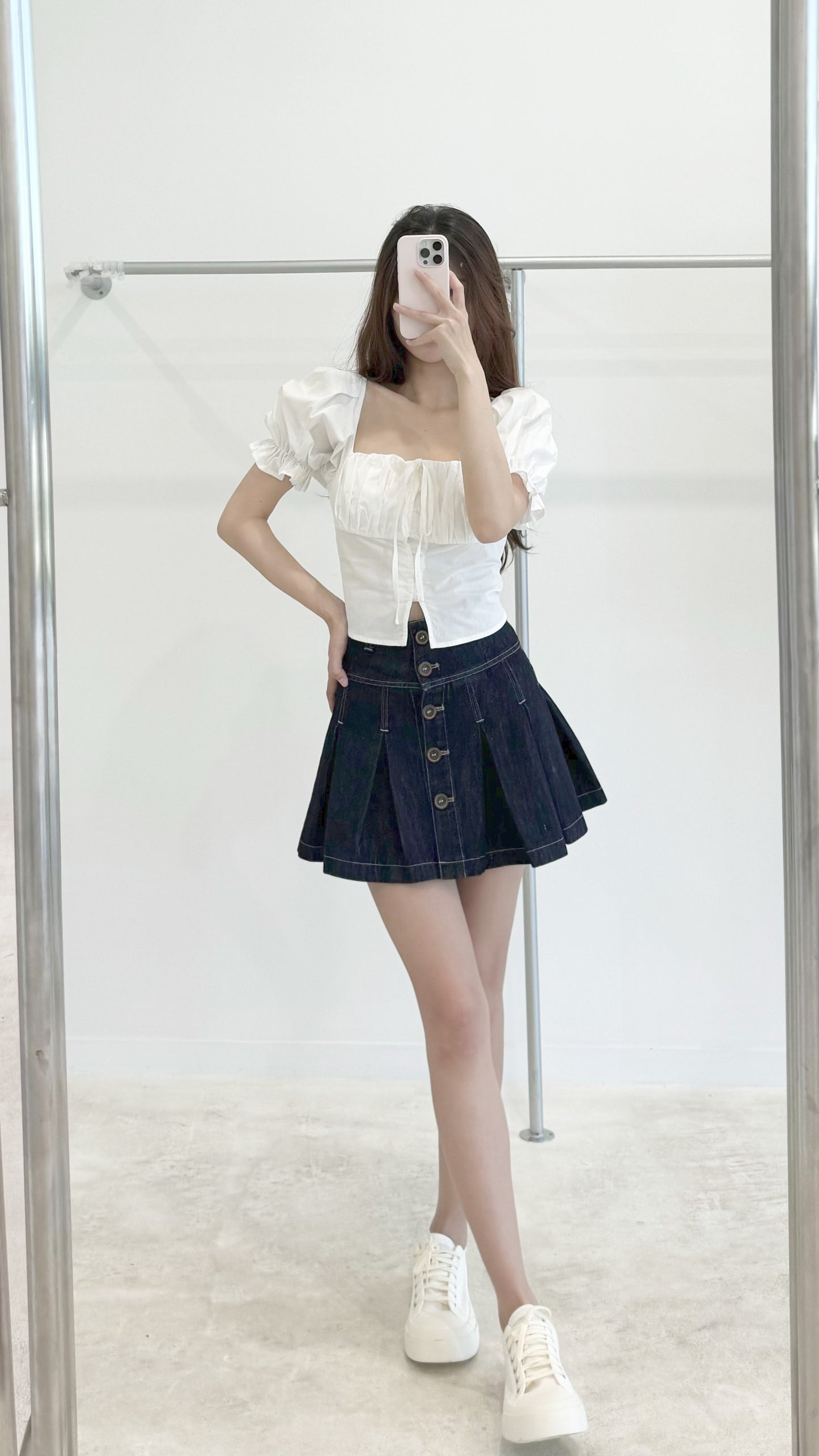 Breasted pleated skirt