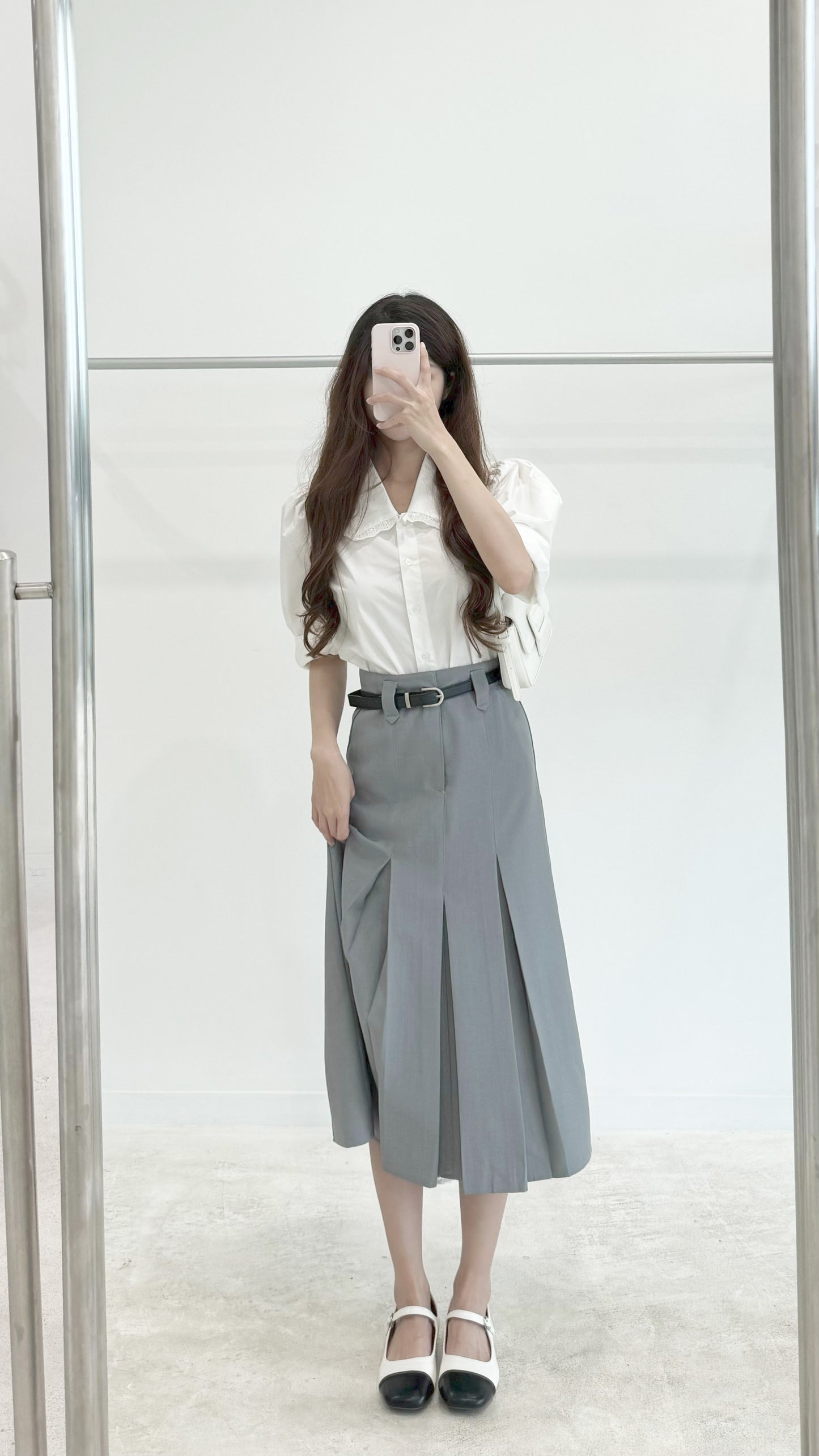 Gray belt skirt