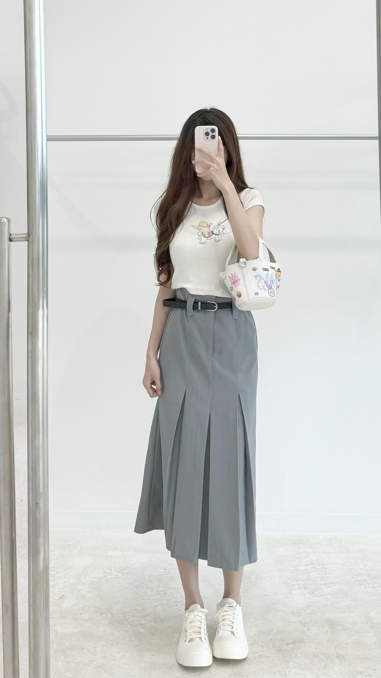 Gray belt skirt