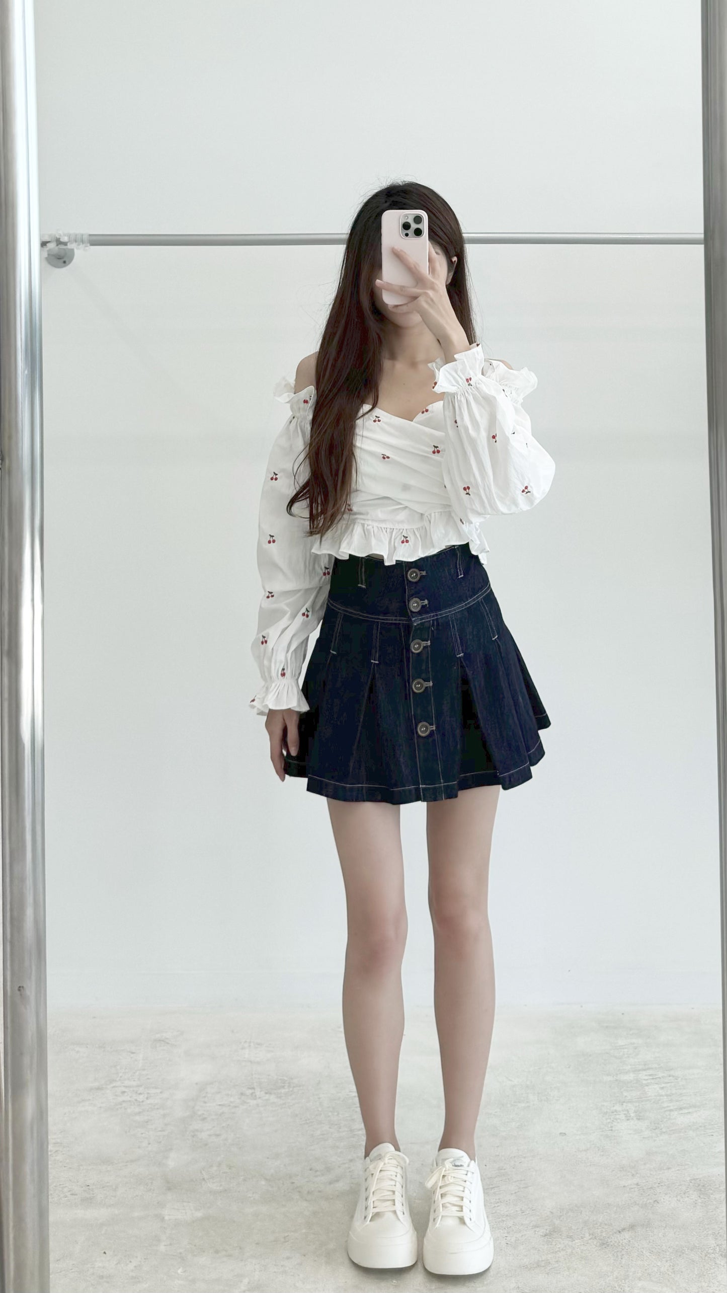 Breasted pleated skirt