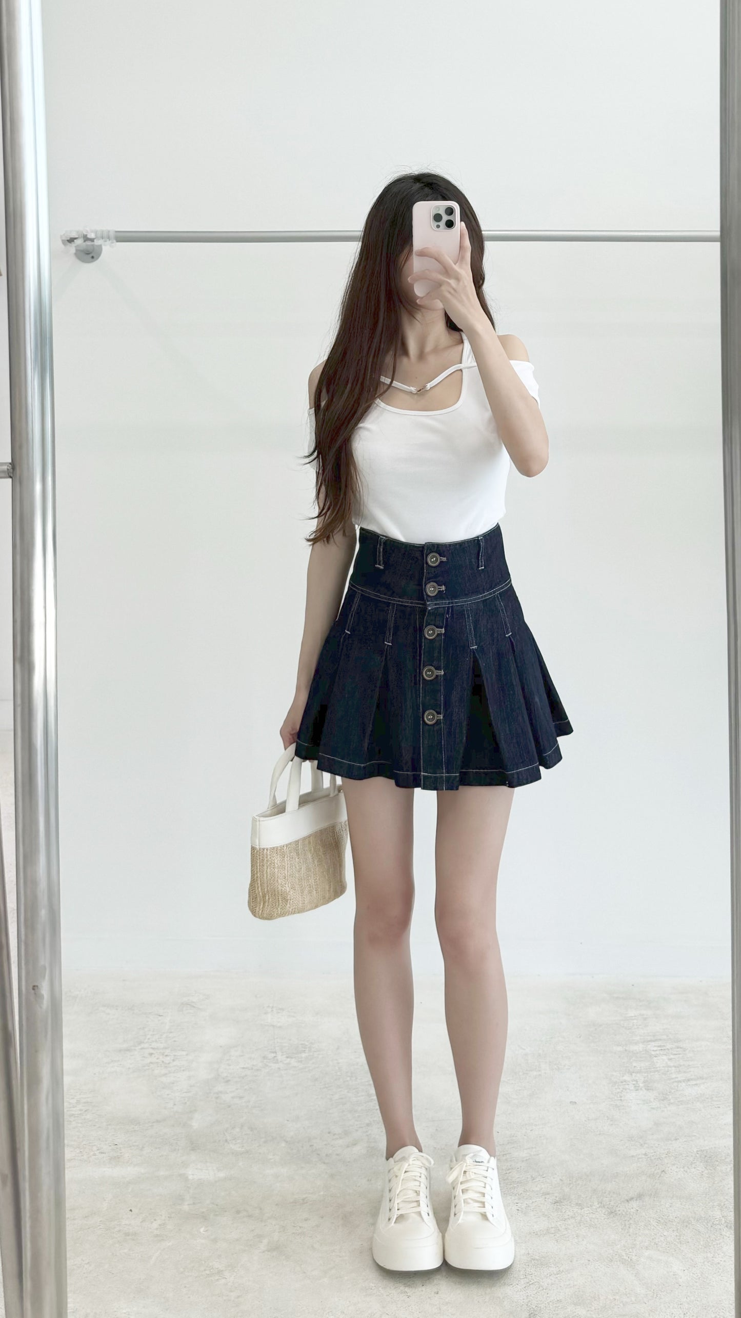 Breasted pleated skirt