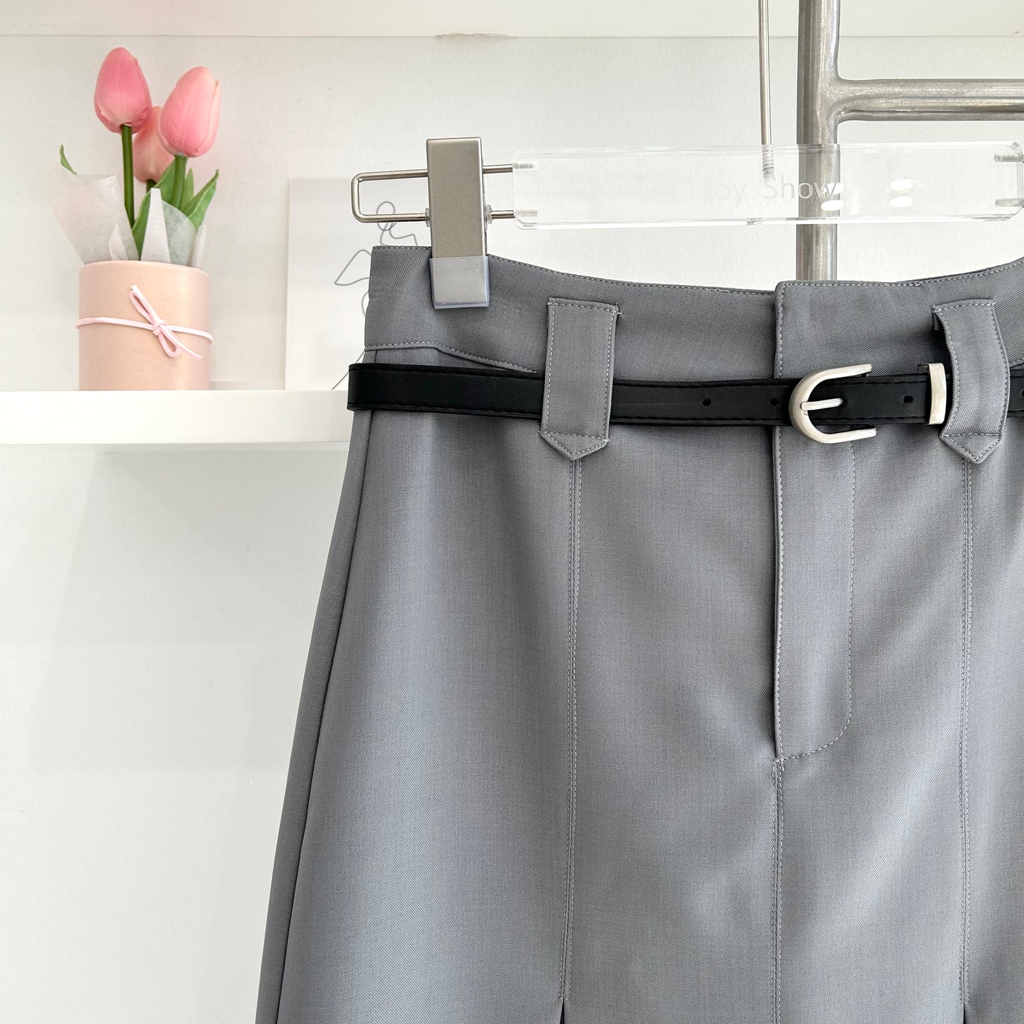 Gray belt skirt