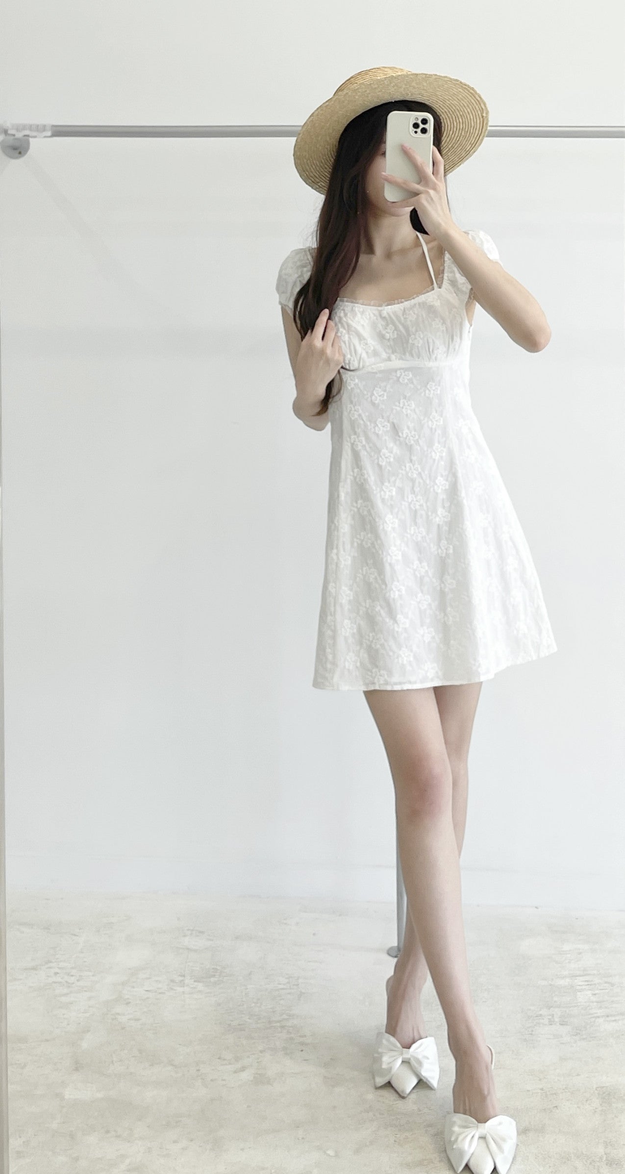 Halter-neck short dress