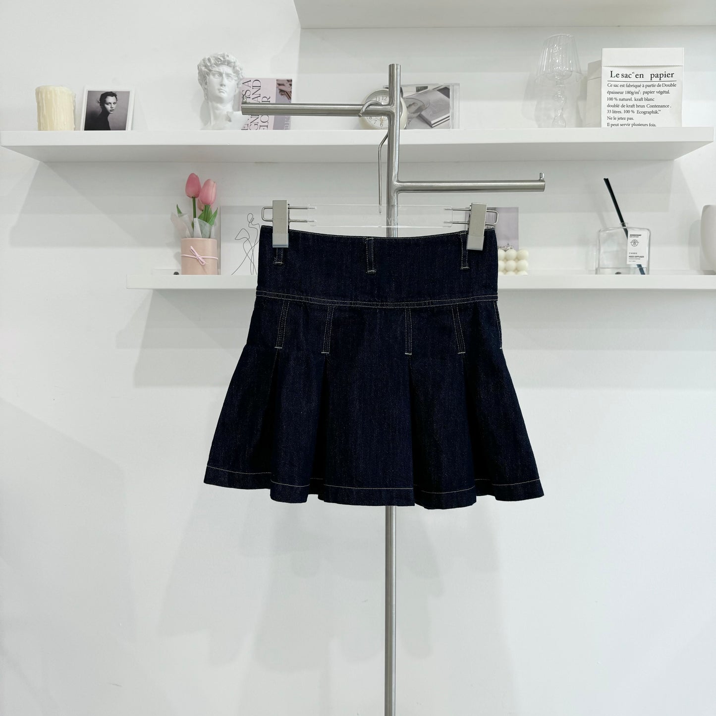 Breasted pleated skirt