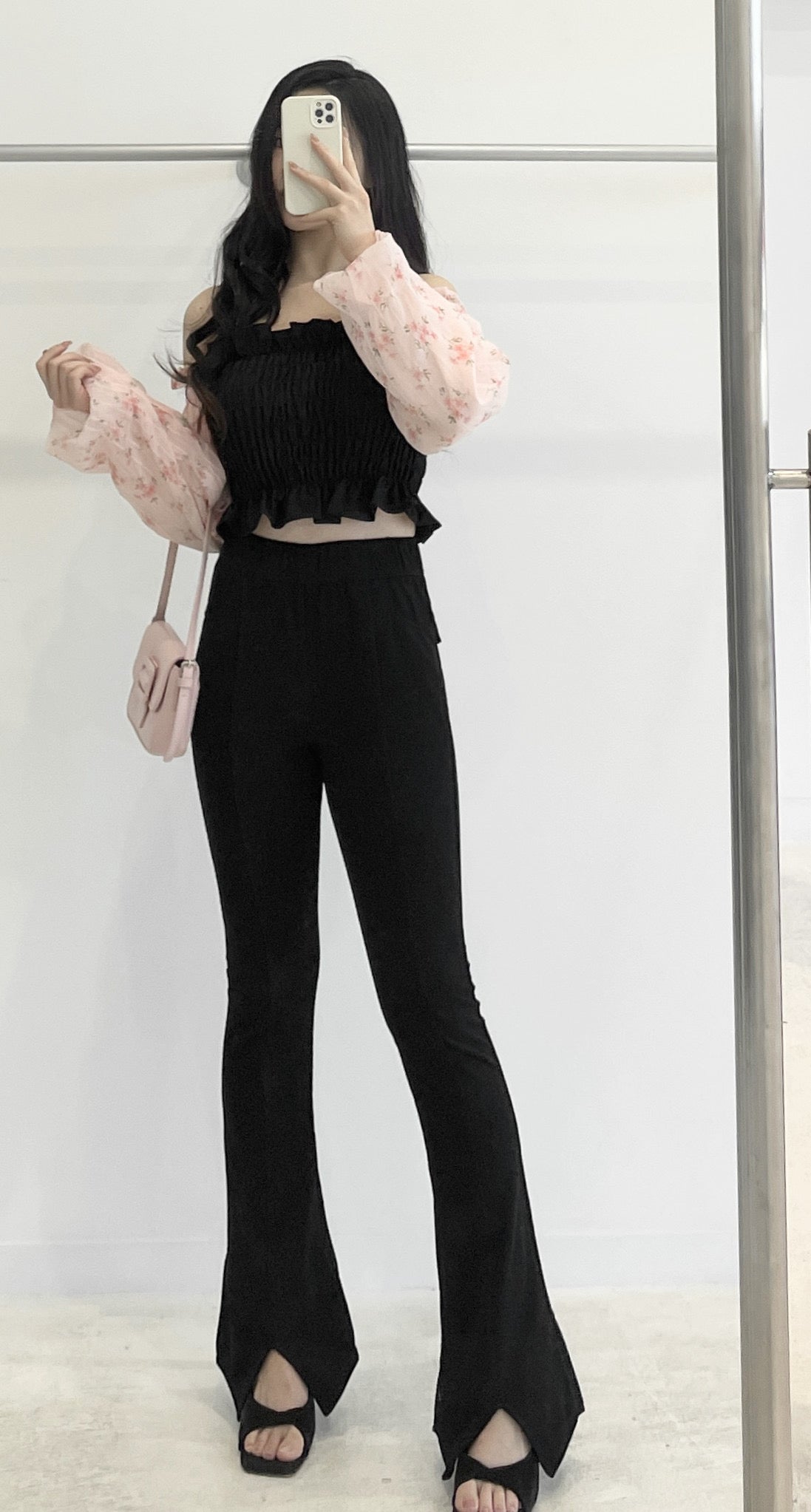 Elastic high-waisted slit trousers