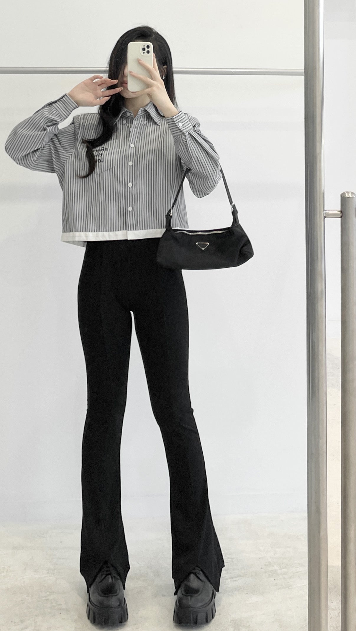Elastic high-waisted slit trousers