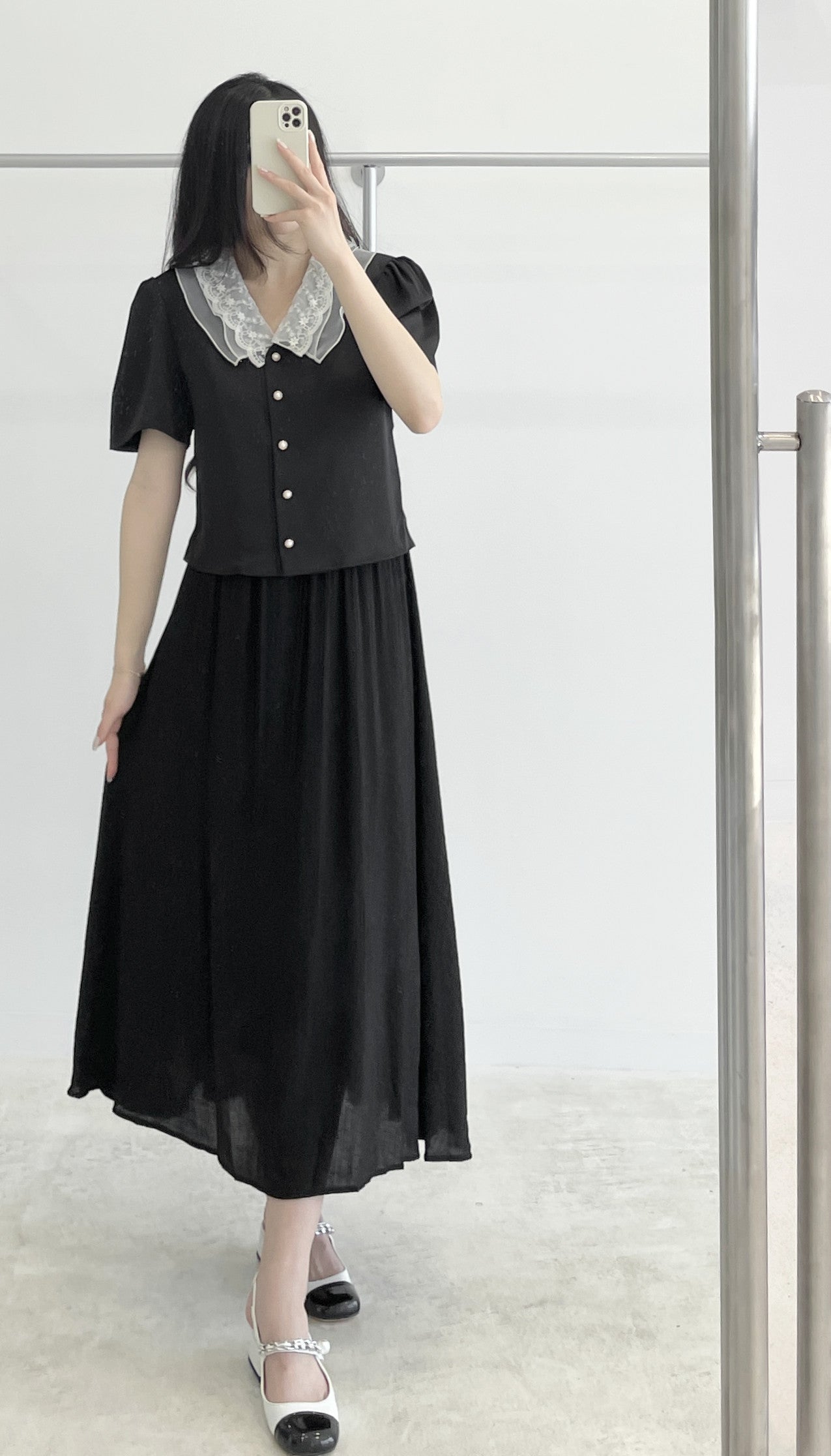 Collared short-sleeve blouse