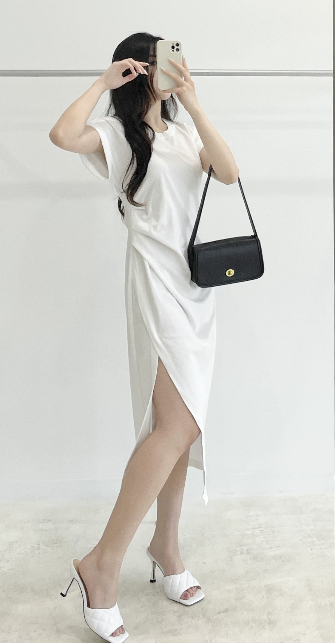 Short-sleeve pleated slit dress