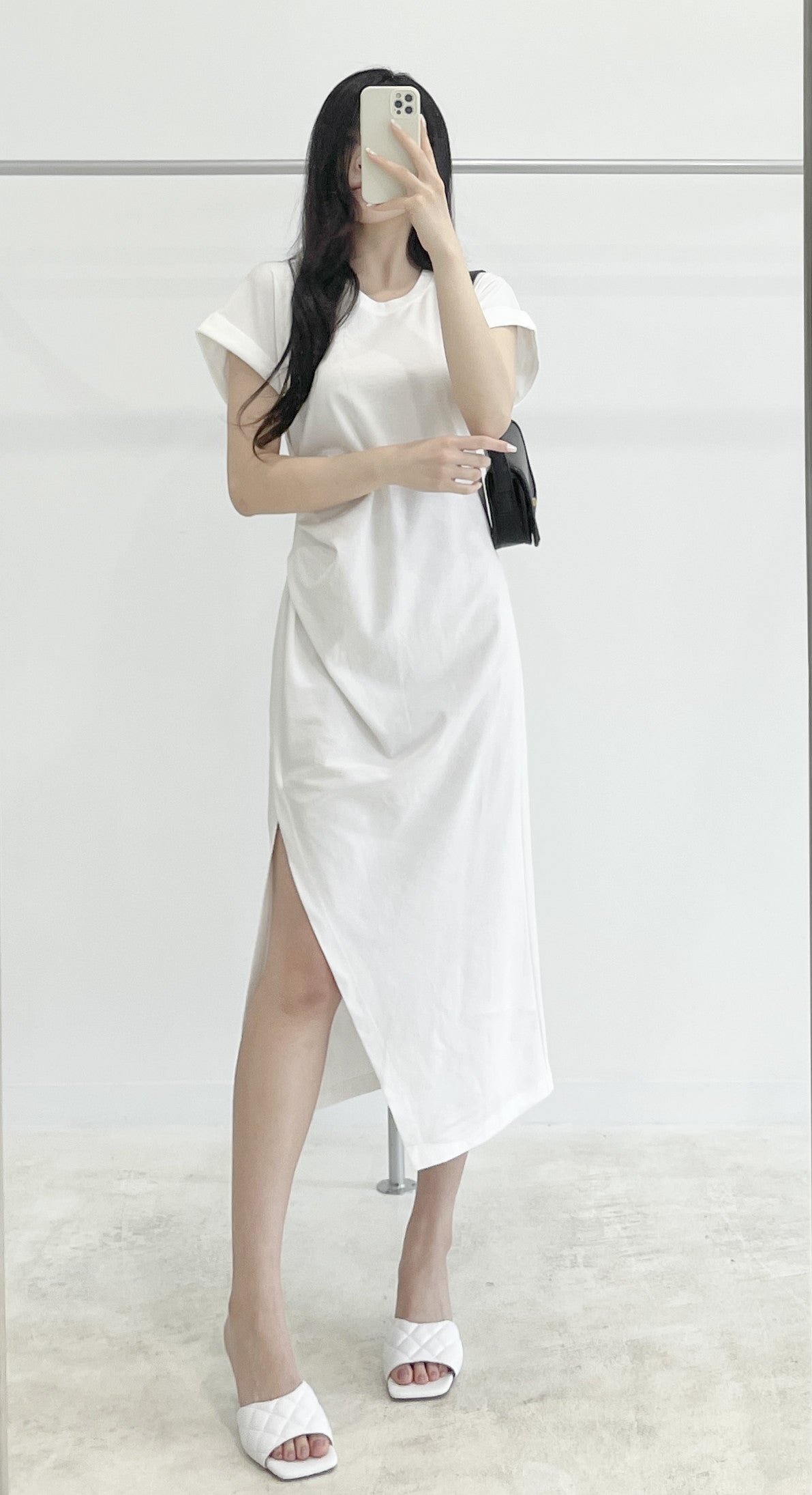 Short-sleeve pleated slit dress