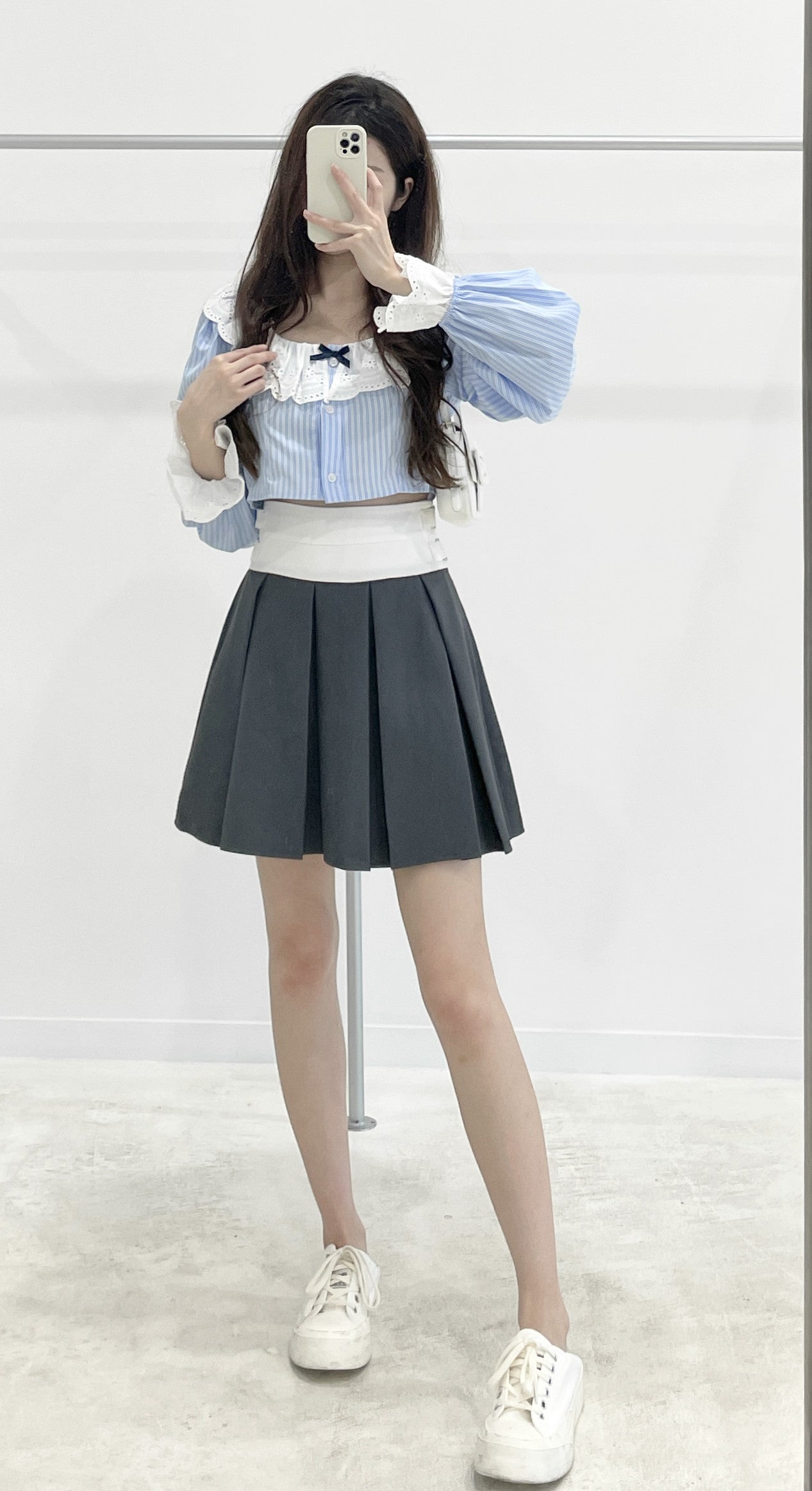 high-waisted pleated short skirt