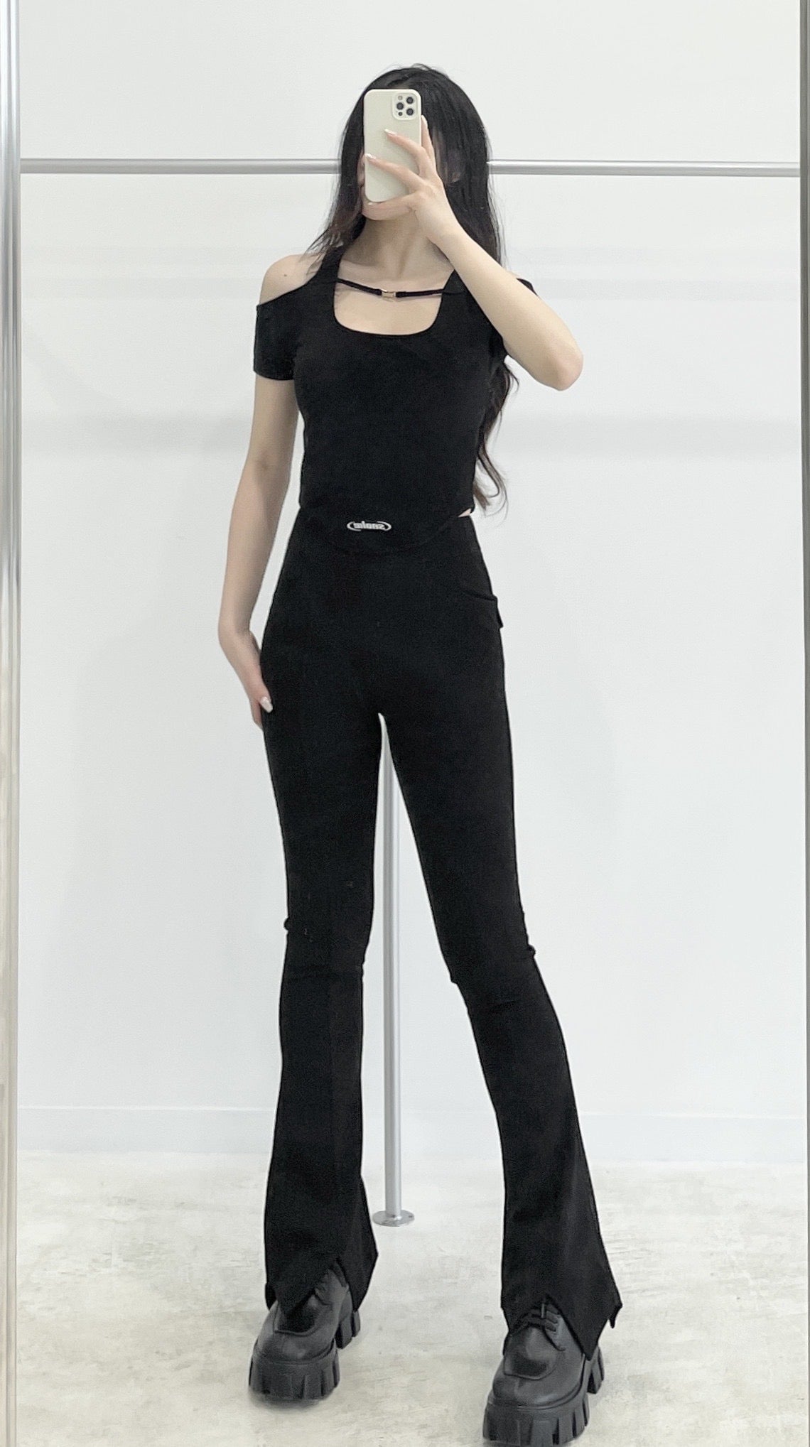 Off-shoulder short-sleeve top