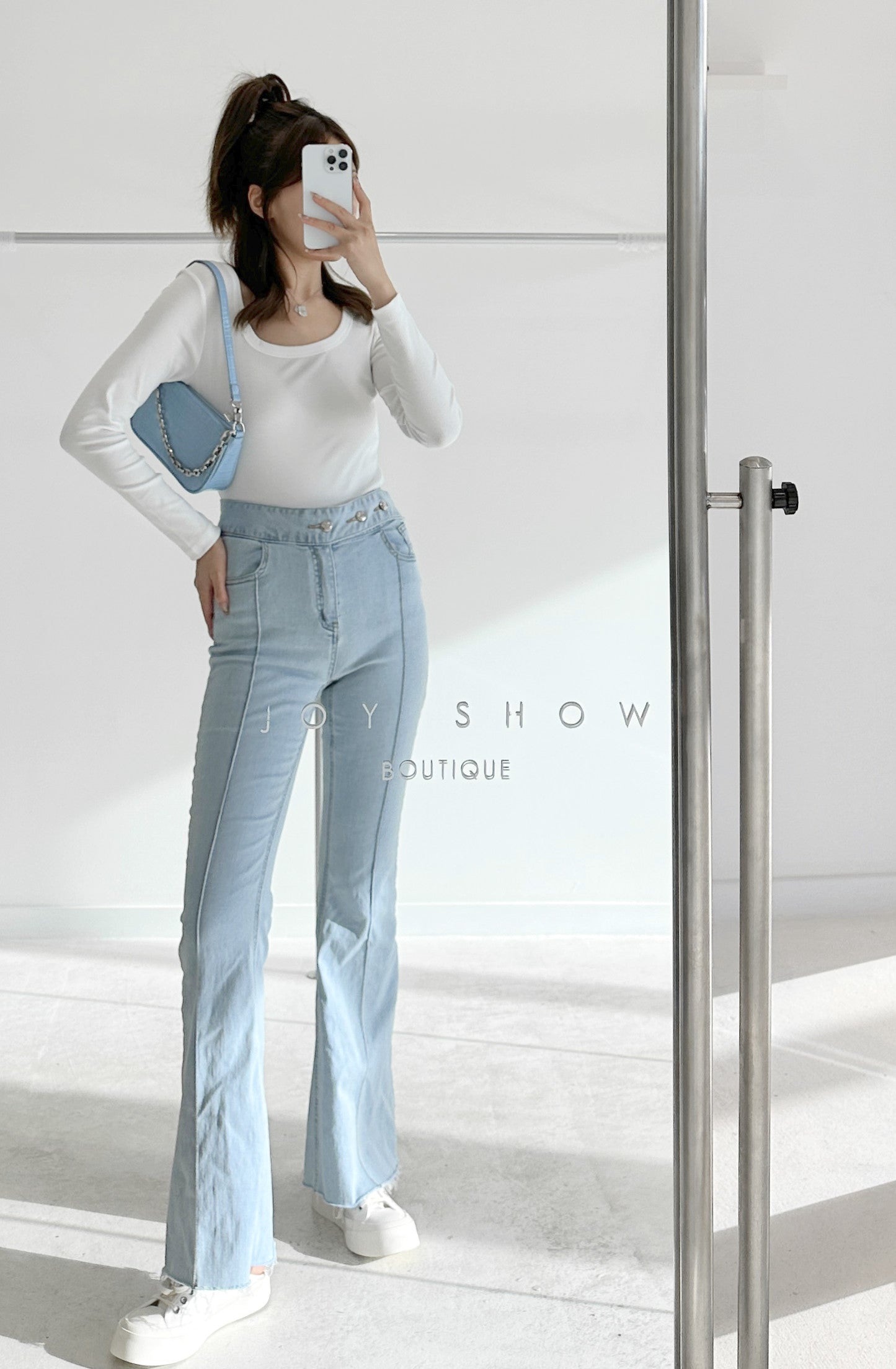 square-necked short cropped long-sleeved top