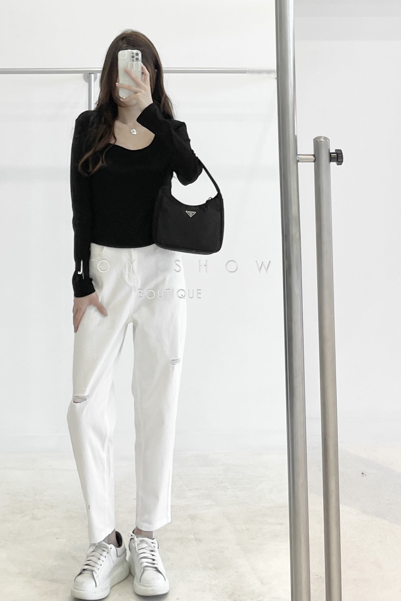 square-necked short cropped long-sleeved top