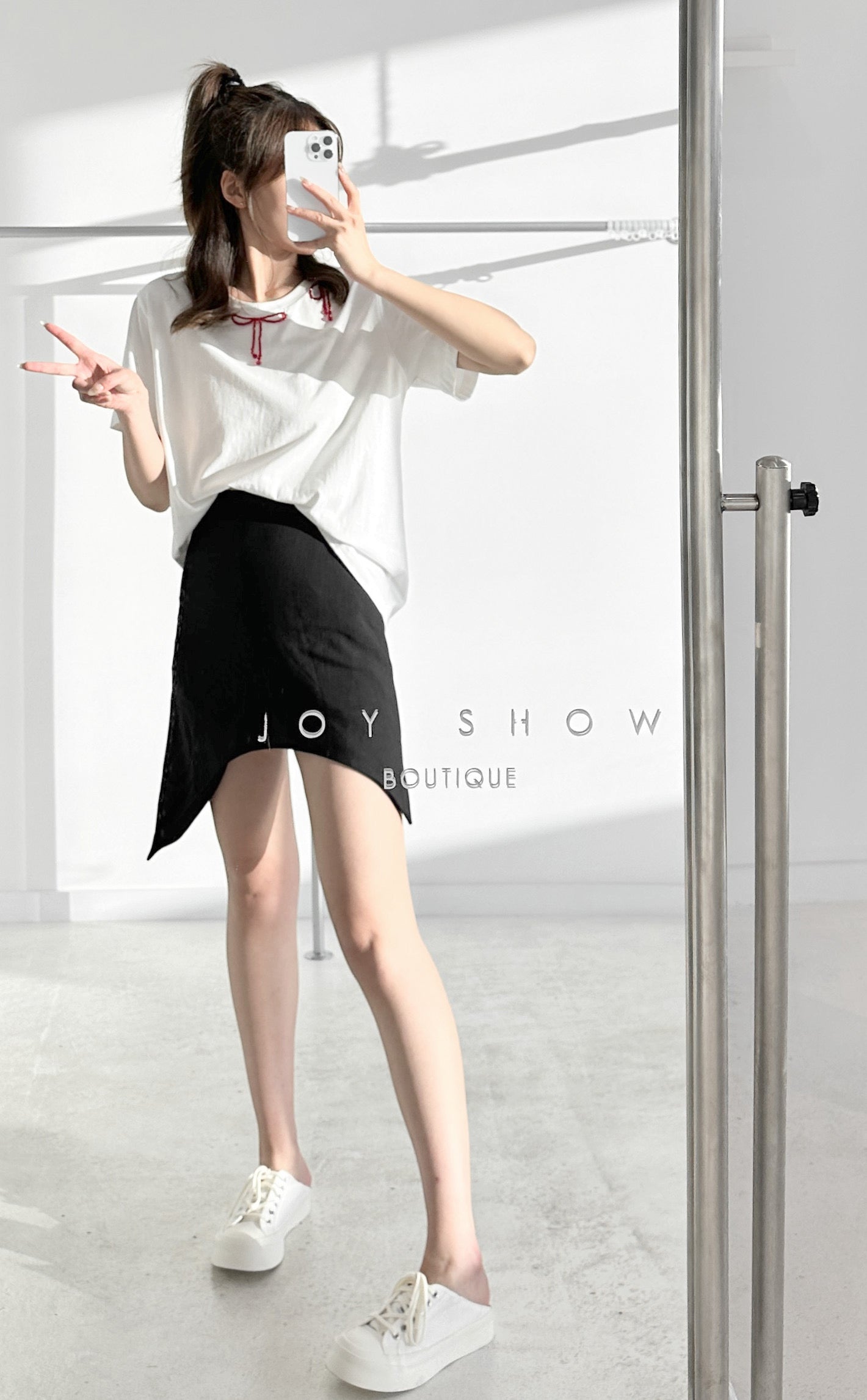 asymmetric high-waisted short skirt