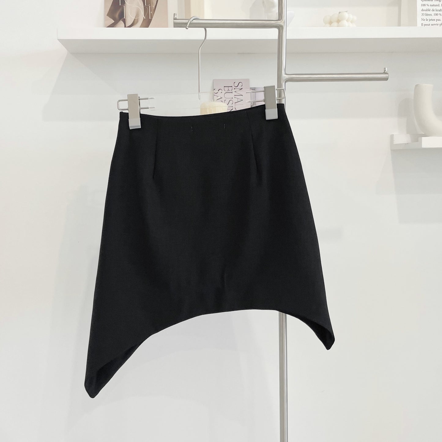 asymmetric high-waisted short skirt
